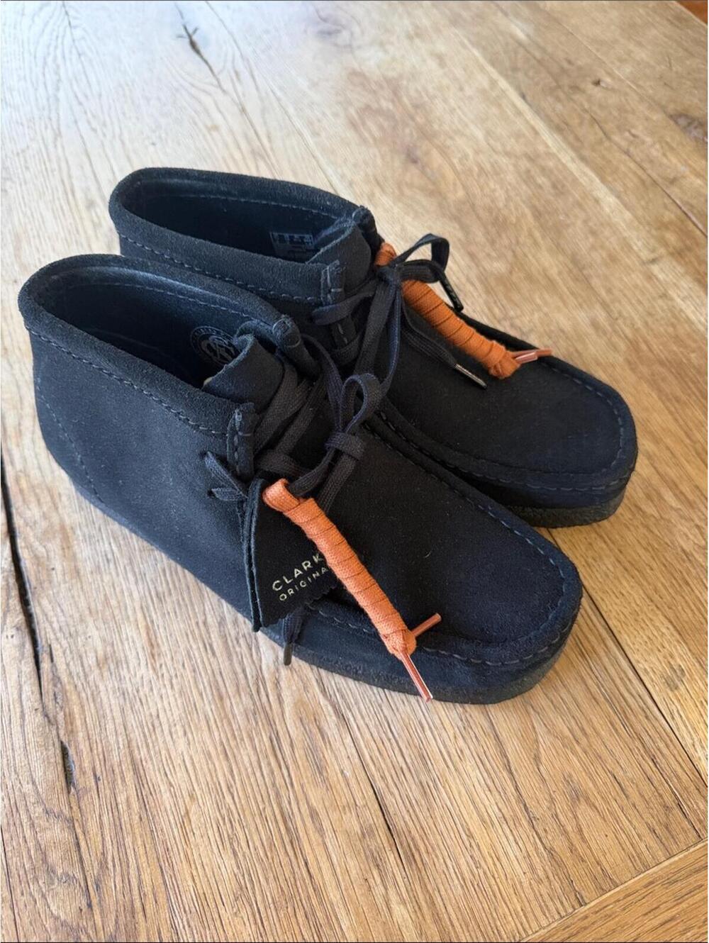 Clarks Womens Wallabee Boot Black Boots (NWT) Size 10